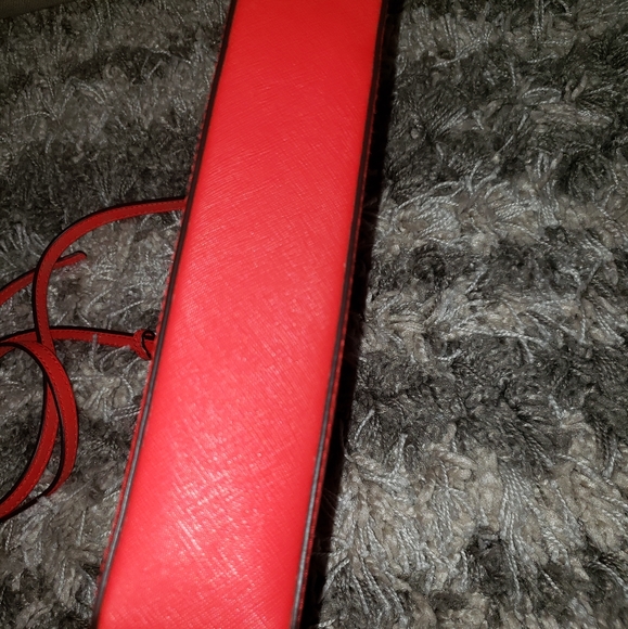 MK Crossbody perfect for summer - Picture 2 of 4